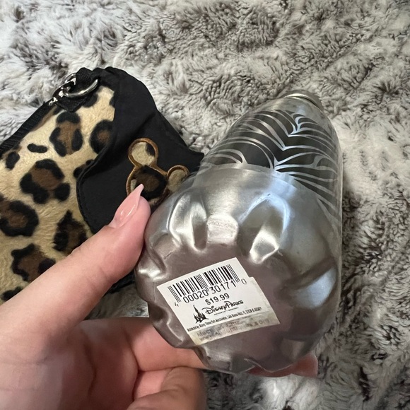 Disney Park Water Bottle Jungle Cruise - Picture 2 of 4